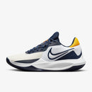 Tênis de basquete Nike Precision 5 masculino de cano baixo.